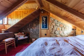 Escape in the Forest, Cosy Chalet with Home Cinema - Image 5