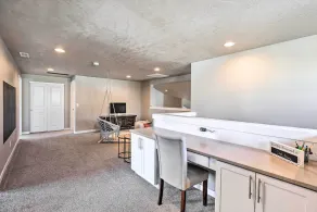 Modern Bend Home ~ 3 Mi to Old Mill District! - Image 2