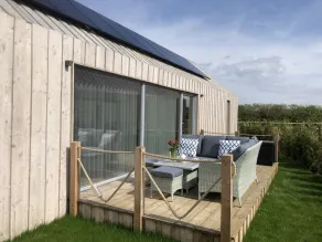 Luxury Timber Clad Eco-Lodge 5 miles from the Norfolk Heritage Coast - Image 2