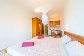 Ferienwohnung 'Giannis 8' mit Gemeinschaftsgarten, WLAN und Klimaanlage - Image 4