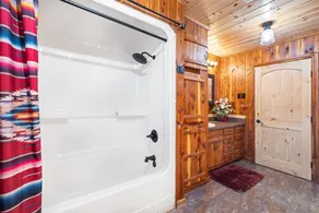 Game Room with pool table and ping pong, hot tub, less than a mile from lake - Image 5