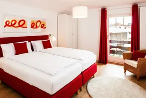 Nr. 2, Ferienwohnung für 4-6 Personen, ca. 90 m², 3 Schlafzimmer, Wohnzimmer, Küche, 2 Bäder, Balkon - Image 5