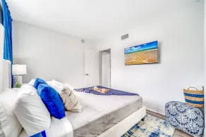 Parking - King Bed - Water Front - Palm Wave Says - Image 3