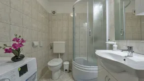 DENIS - One Bedroom Apartment with BBQ - Image 2
