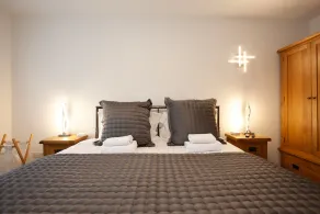 Child friendly ground floor accessible apartment close to town centre - Image 5
