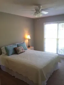 Beautiful Home On Lake Tuscaloosa great for wkend getaway and family gatherings! - Image 5