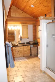 Montana Wildflower Lodge~sleeps 10 - Image 3
