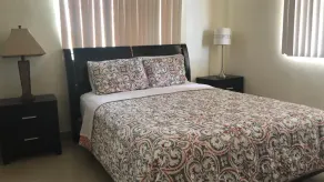 2 Bedroom 1 Bath Near Hospital and Shopping and Beach - Image 4