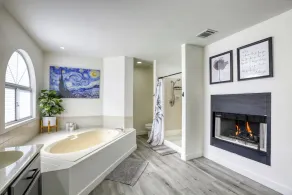 Luxurious & Cozy ⛱SUNNY PRIVATE Pool★PETS ALLOWED★PVT Yard★Arcade Game Room - Image 4