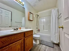 240 Overbrook NEW Franks funky and fashionable furnished home - Image 4
