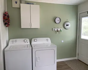 “House In The Grove” Private, comfortable, squeaky clean! - Image 2