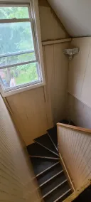 Spacious 3rd floor  2bedroom apartment - Image 2