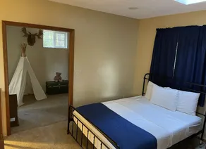 Spacious Large Homestyle Family Cabin  in LMP Arnold - Image 5