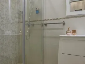 Modern & quiet apartment in typical Sevilla house - Image 4