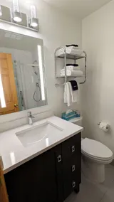 Luxury Condo w/ FREE WiFi, Parking, Heated Pool, Hot Tubs, Skier Shuttles - Image 4