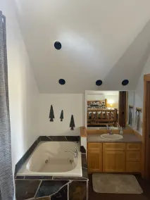 Gemütliche Hütte am Golfplatz! Neue offene Termine für SEPT! Kamin & Whirlpool! - Image 2