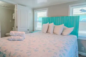 Immaculate Lower Level Apartment With Putting Green and Pool! Pet Friendly! 3 Bedroom- 2 Bath Unit A - Image 4