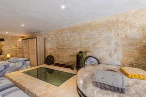 Holiday Home with Jacuzzi, Peaceful Haven in the Heart of Nature - Image 3