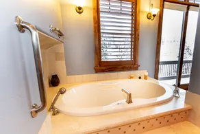 Luxury Home on Keystone's River Course, Spacious Decks with Private Hot Tub - Image 4