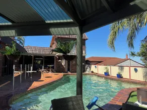 Lake Haven Escape..90 minute drive north of Sydney, **Pet Friendly** - Image 5
