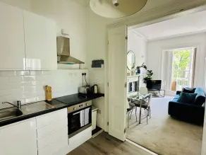 The Mornington Star Apartments - Image 5