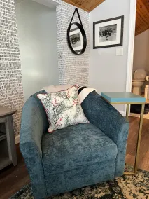 Adorable,  super cozy cottage with Lake Winnipesaukee views, 2 miles to Skiing! - Image 3