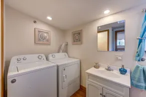 2BR Condo Near Lake w/ Sunny Bedrooms - Moonbeam - Image 2