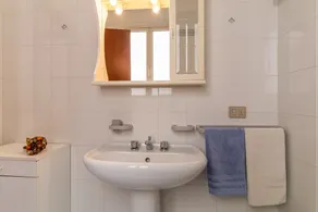 Apartment near the sea with open terrace and balcony - Image 2