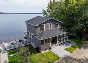 Charming Lakefront Cottage - Image 5