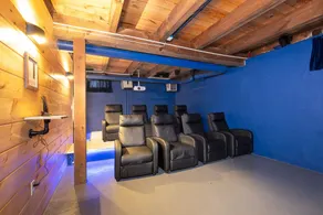 RIVER! Hot tub, Movie theater, Sauna, Massage chair - Image 2