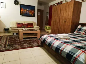 דירה פרטית+ חצר חיצונית דירה חמודה לזוג נחל אמיתי זורם בחצר עם פינת ישיבה מקסימה - Image 5