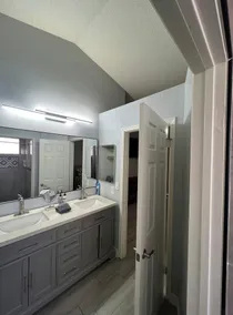 Beautiful remodeled home to enjoy your stay. - Image 4