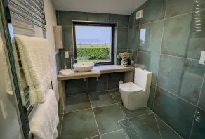 Stylishly renovated Croft house with uninterrupted views of fields, hills & sea - Image 4