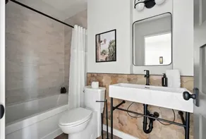 5BR at The Adelynn - Luxury Build - Walk to All - Image 2
