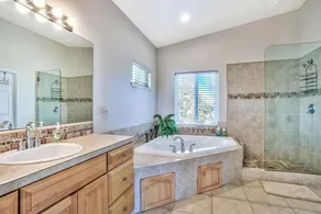 1759 Venice Drive home - Image 2