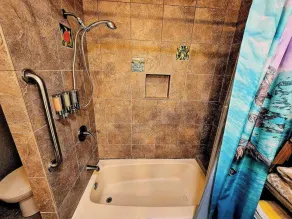 Enjoy ocean views & walk to Black Sand Beach! - Image 4