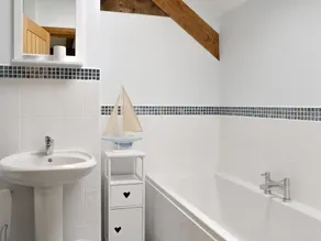 5 Schlafzimmer Unterkunft in Llanynghenedl, near Holyhead - Image 3