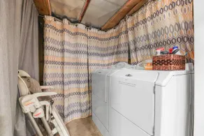 Private/clean guest suite, bath, kitchen & laundry - Image 2