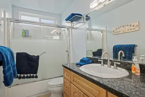 Condo chic de 2 chambres en bord de mer, à quelques pas de la plage de sable blanc - Image 3
