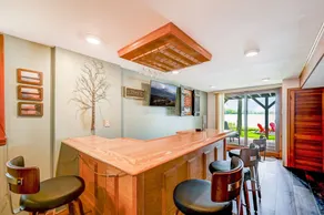 Lakefront, bar, games, sunsets, pools/beaches, fire pit - Image 2