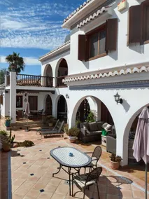 Nerja superior room with air conditioning, wifi and tv. - Image 4