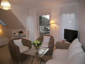 Vacation apartment 1 Kranich - Holiday home 1A - 15 minutes by bike to the - Image 4