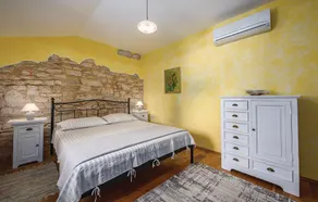 Beautiful Home in Svetvincenat With Wifi and 2 Bedrooms - Image 5