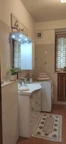 Villa Raggio di Sole es una villa en Porto Ceresio, el Lago de Lugano Italia - Image 2