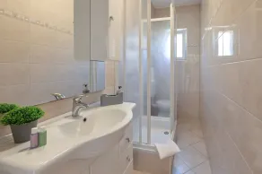 Apartment in the center with balcony for 4 - Image 2