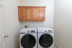Cheerful 3-Bedroom Home close to Airport/downtown - Image 2