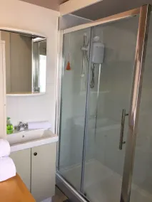 Large comfortable four bedroom apartment in village setting - Image 4