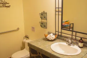 Private suite 102 with beautiful gardens, shared pool and BBQ area! - Image 4