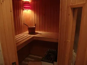 Komfortabelt sommerhus med ekstra stue og sauna ved havet - Image 2