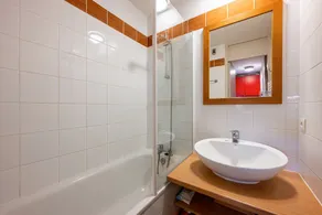 Appartement 'Séjour À La Montagne - Les Silènes' avec vue sur les montagnes et balcon - Image 2